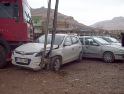 Freni Boşalan Tır 4 Aracı Ezdi