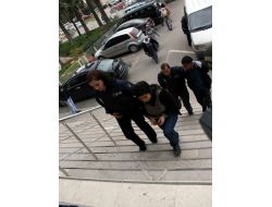 'Van'a Gidiyorum' Diyerek Evinden Çıkıp Araç Kundakladığı İddia Edildi