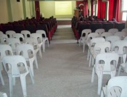 'Eğitim Her Engeli Aşar' Konferansında Sandalye Ve Koltuklar Boş Kaldı