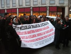 Avukatlar Toplu Mezar Konusunda Hükümetin Adım Atması İçin Yürüdü