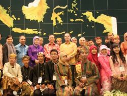 Proje Olimpiyatı Öğrenciler İçin Endonezya Parlamentosunda Özel Program