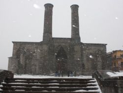 Erzurum’da Kar Fırtınası Etkili Oluyor