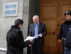 Azeri Gençler Bm ve Agit Binası Önünde Eylem Yaptı!