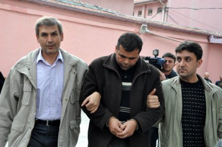 Dolandırıcılık Yaptığı İddia Edildi