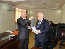 Devlet Bakanı Çiçek: Lafı Dünya Ediyor, İşi Biz Yapıyoruz