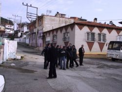 Romanlar Çatıştı, İki Polis Hastanelik Oldu