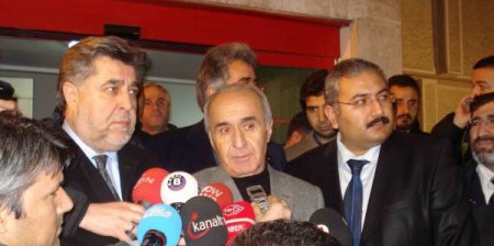 Saadet Partisi Merkezine Ziyaretçi Akını