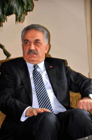 Bakan Yazıcı SP'ye taziye ziyareti