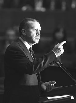 Karar Erdoğan'ın 2 Dudağının Arasında!!