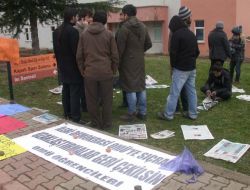Yök'ü Protesto Eden Üniversite Öğrencileri, Oturma Eylemi Başlattı