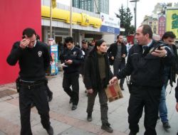 Taksim Mc Donalds’ta Canlı Bomba Paniği