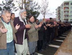 Şanlıurfa'da Erbakan İçin Gıyabi Cenaze Namazı