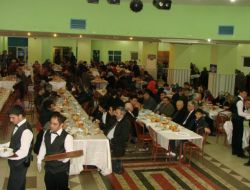Reyhander 5. Kuruluş Yıldönümünde Üyelerine Yemek Verdi
