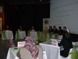 Kadın Çiftçiler Yarıştı, Birinci Buzağı İle Ödüllendirildi