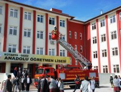Gediz'de Yangın Ve Deprem Tatbikatı Düzenlendi