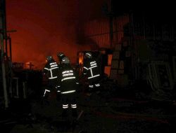 Antalya Hurdacılar Sitesinde Çıkan Yangında 3 İş Yeri Kullanılamaz Hale Geldi