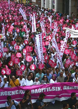 Avukatlar Hsyk'ya Karşı Ayaklandı!!