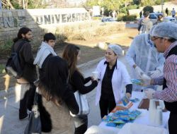 Antalya Büyükşehir Belediyesi, Üniversite Öğrencilerine Sabah Çorbası Dağıtıyor
