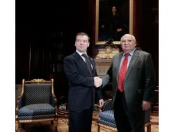 Medvedev'den Gorbaçov'a Devlet Onur Madalyası