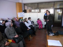 Polis, Ev Hanımlarını Toplumsal Olaylara Karşı Bilgilendirdi