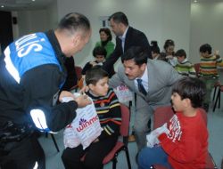 Otistik Çocuklara Anlamlı Yardım