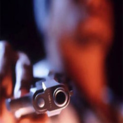 'Havaalanında Yaylım Ateşi'