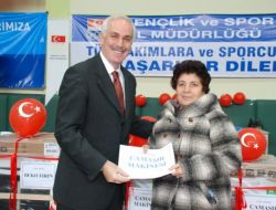 Okuma Yazma Öğrenene Çamaşır Makinesi Hediye Edildi