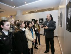 Küçükçekmeceli Gençlere Ustadan Fotoğraf Eğitimi