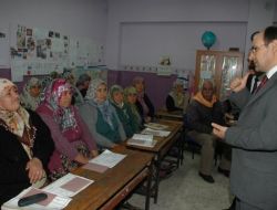 Menderes'te Okuma Yazma Seferberliği Hızla Devam Ediyor