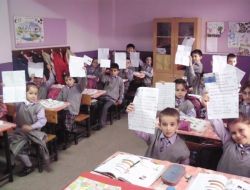 Minikler İlk Mektuplarını Van’daki Arkadaşlarına Yazdı