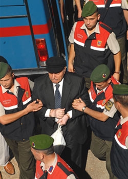 'Eşim Üç Kez İntihar Girişiminde Bulundu'