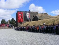 Yeni Eğitim Yılına Aziziye Tabyaları'ndaki Tarih Dersiyle Başladılar