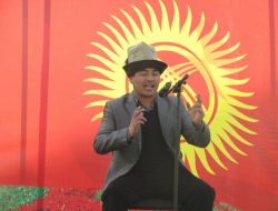 Kırgızistan'da Bayrak Günü Çeşitli Etkinliklerle Kutlandı