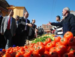 TEKİN, SİGARA YASASINI İHLAL ETTİ!