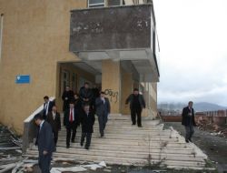 Vali Recep Kızılcık, Tadilat Çalışmaları Geciken Okulda İncelemelerde Bulundu