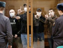 Rusya'da Irkçı Gençlere Ceza Yağdı