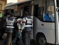 14 Sokak Satıcısı Adliyeye Çıkarıldı