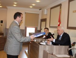 İl Genel Meclisi Denetim Komisyonu Raporunu Teslim Etti