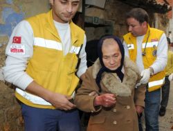 Yaşlı Kadını Darpedip, Bileziklerini Gaspettiler