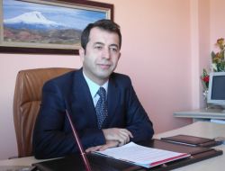 Prof. Dr. Ünal, Yyü Rektörlüğüne Adaylığını Açıkladı