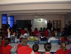Tunceli'de Öğrencilere Trafik Semineri Veriliyor