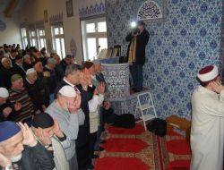 Erbakan İçin Avrupa’daki Gıyabi Cenaze Namazı