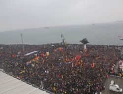 ALEVİLER İZMİR’DE MİTİNG DÜZENLEDİ