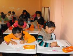 Anafen'in İlk Adım Sınavında Öğrenciler Sınıflara Sığmadı