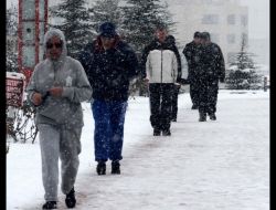 TÜRKİYE GÜNE KARLA UYANDI