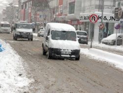 Afyonkarahisar Beyaz Örtüyle Kaplandı