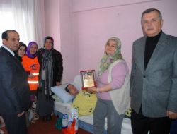 Kimse Yok Mu, Parkinsonlu Eşine Bakan Güzide Fidan'ı Yılın Kadını Seçti
