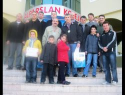 Alparslanlı Veliler Masa Tenisinde Mücadele Etti