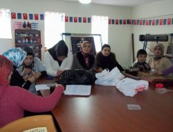 Başkan Gültekin'in Eşinden, Kursiyerlere 8 Mart Kadınlar Günü Jesti