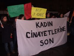 Chp'li Kadınların Kürtçe Slogan Tepkisi